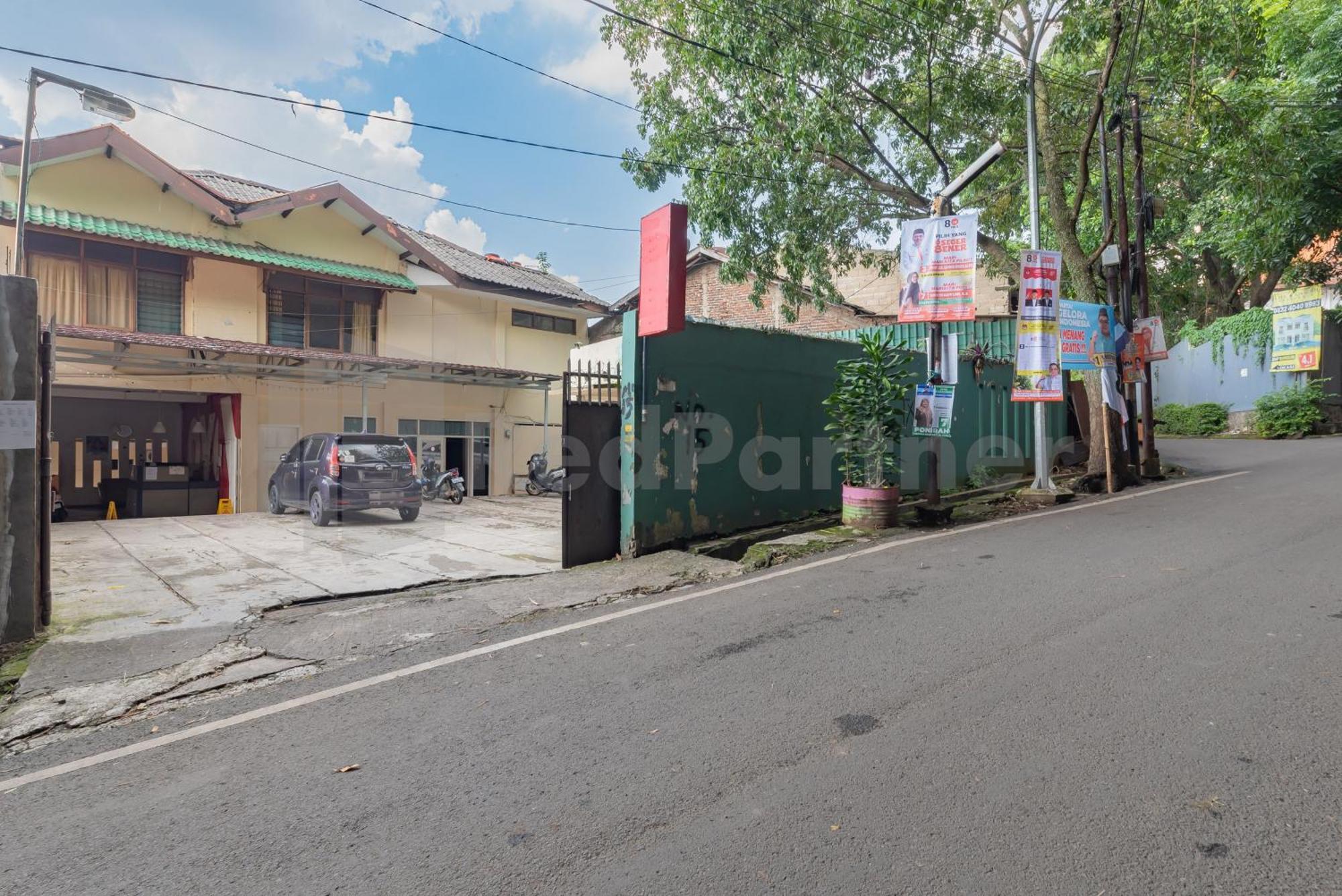 Wisma Alamanda Near Terminal Cicaheum Redpartner Bandung Eksteriør billede